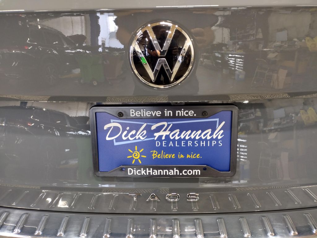 2024 Volkswagen Taos SEL photo 13