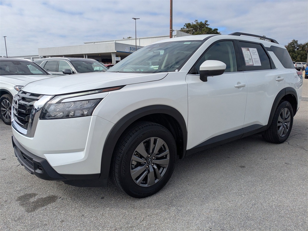 2025 Nissan Pathfinder SV photo 4