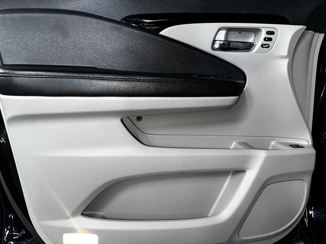 2017 Honda Pilot Touring photo 4