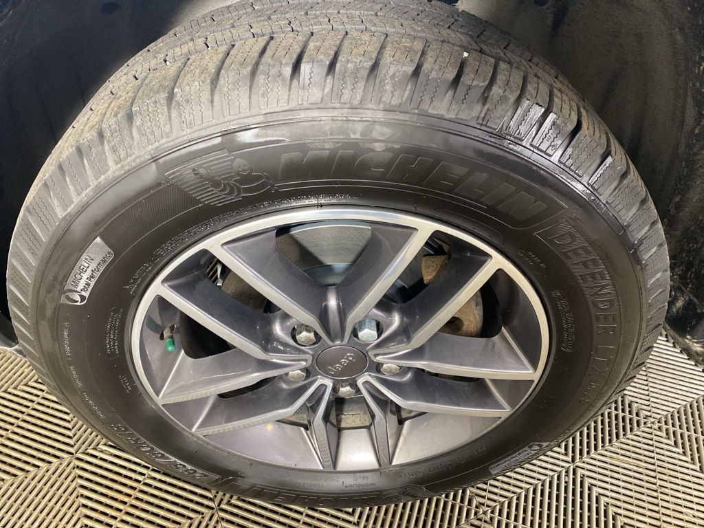 2019 Jeep Grand Cherokee Limited photo 9