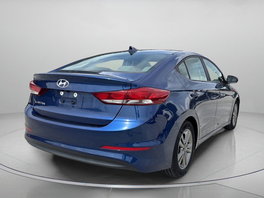 2018 Hyundai Elantra SEL photo 2