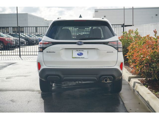 2025 Subaru Forester Touring photo 4