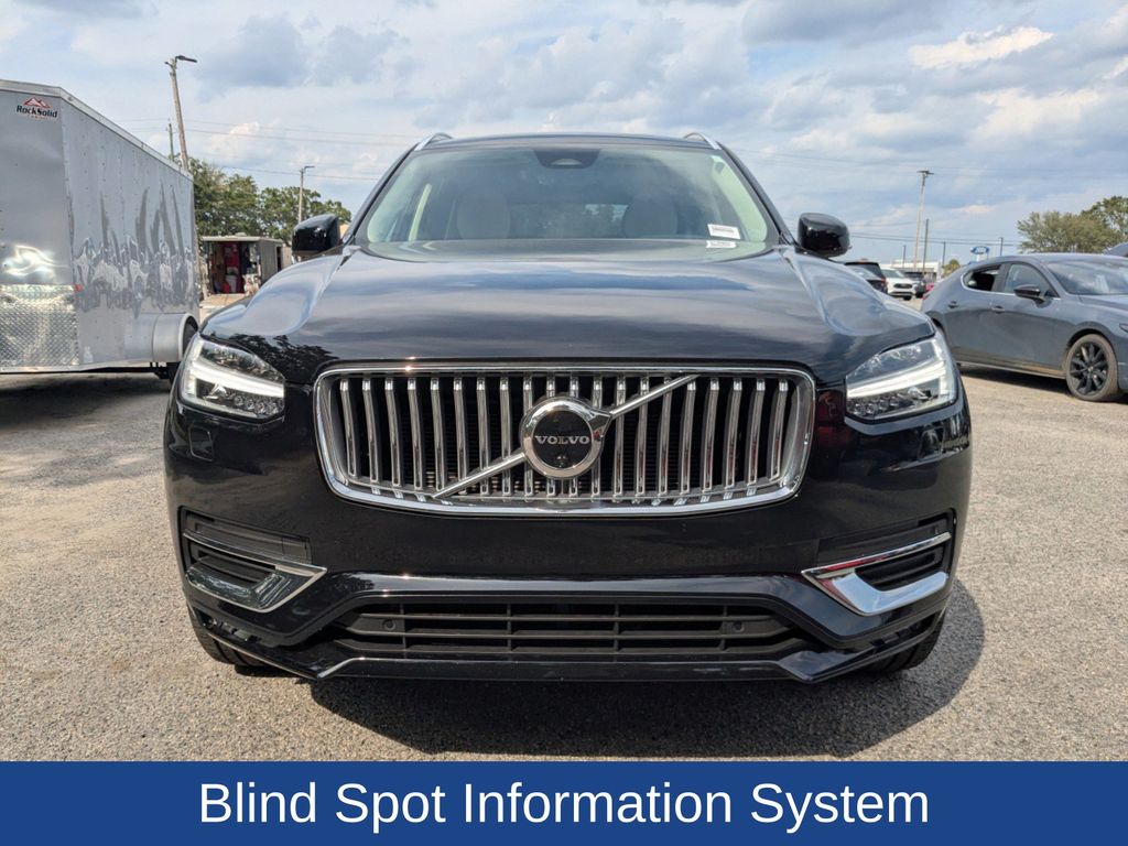 2023 Volvo XC90 Plus photo 5