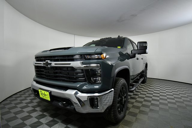 2026 Chevrolet Silverado 2500HD LT photo 3