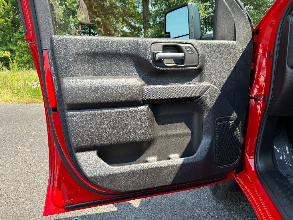 2025 Chevrolet Silverado 2500HD Custom photo 20