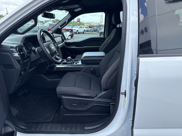 2023 Ford F-150 XLT photo 12
