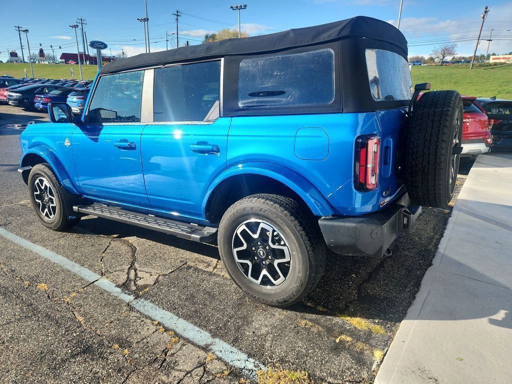 2022 Ford Bronco Outer Banks photo 4