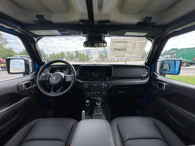 2025 Jeep Gladiator Sport photo 2