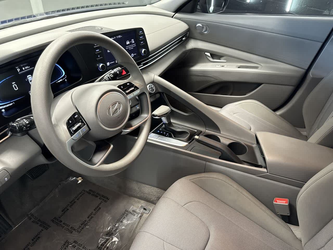 2024 Hyundai Elantra SE photo 11
