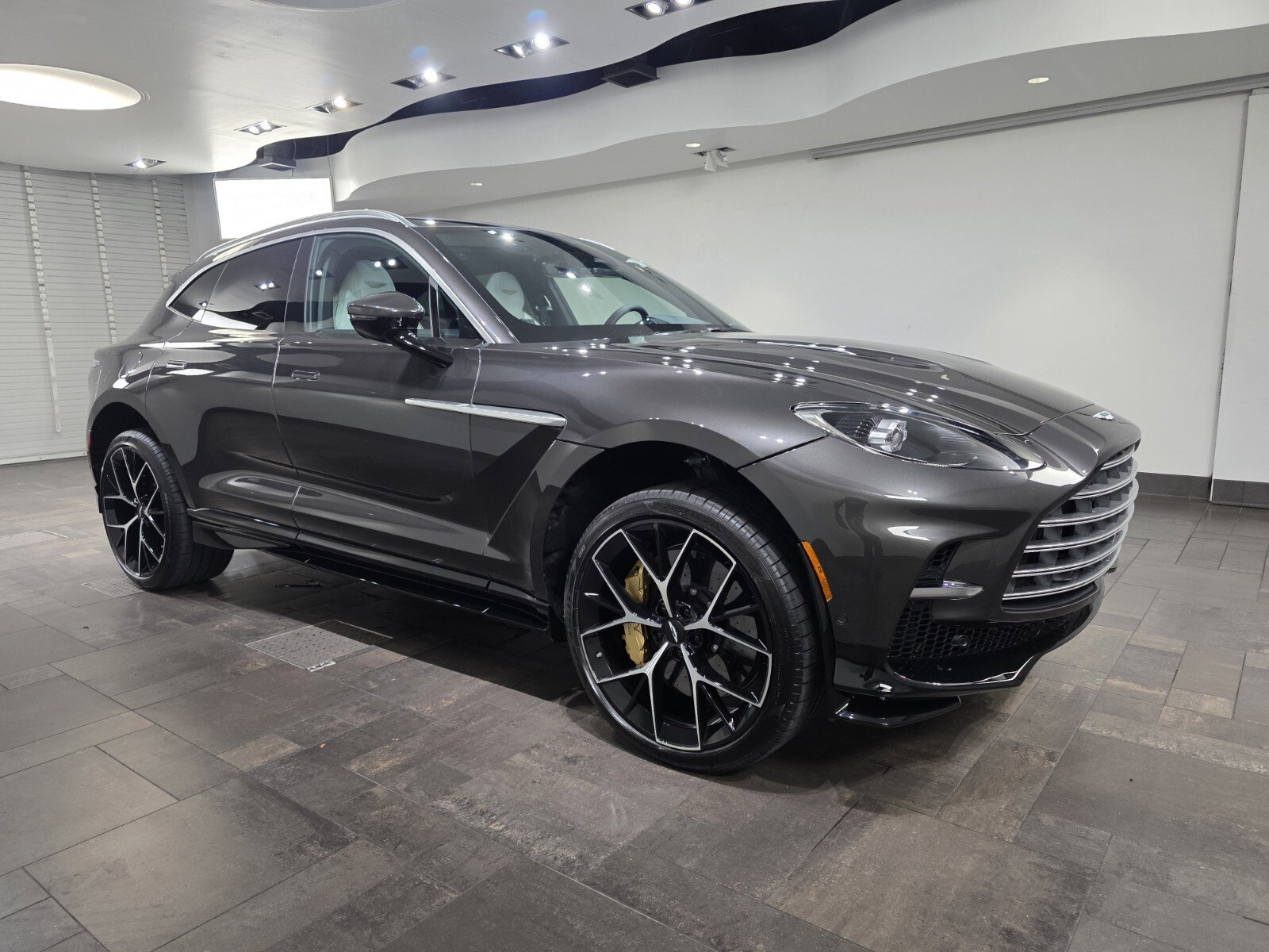 2026 Aston Martin DBX