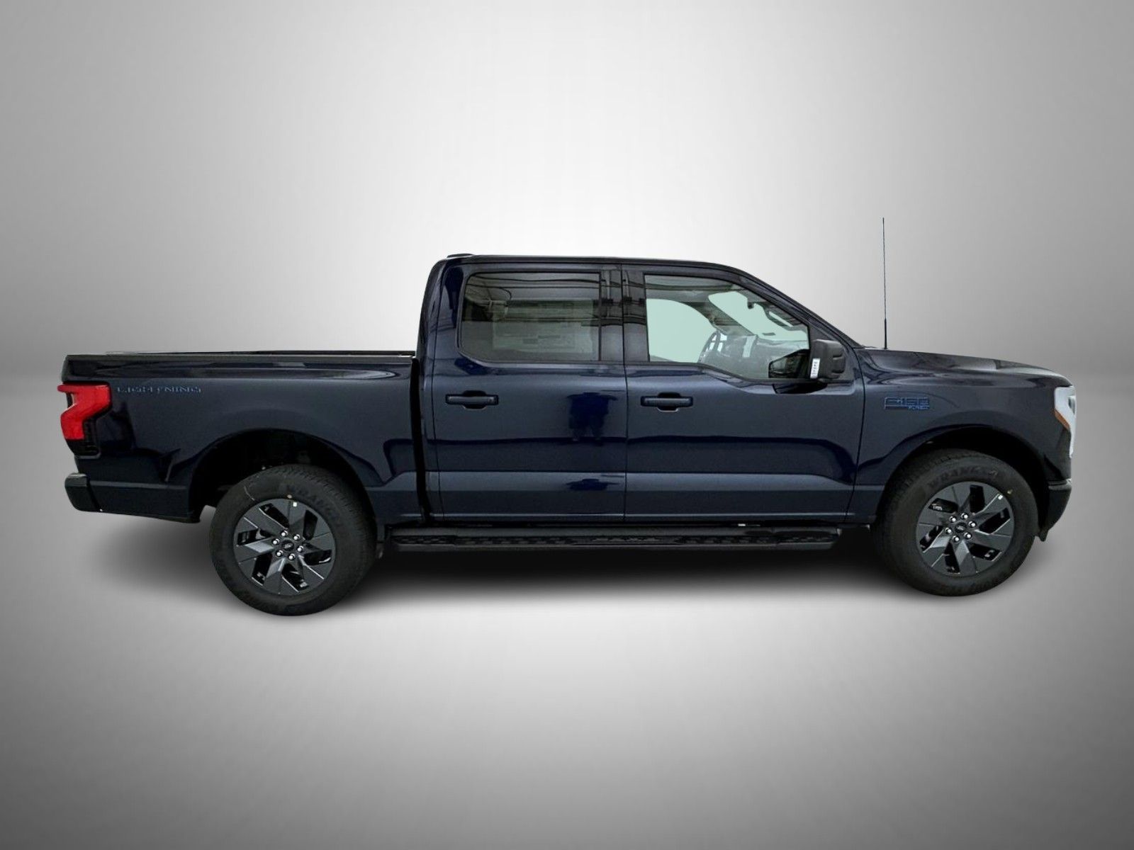 2025 Ford F-150 Lightning photo 3