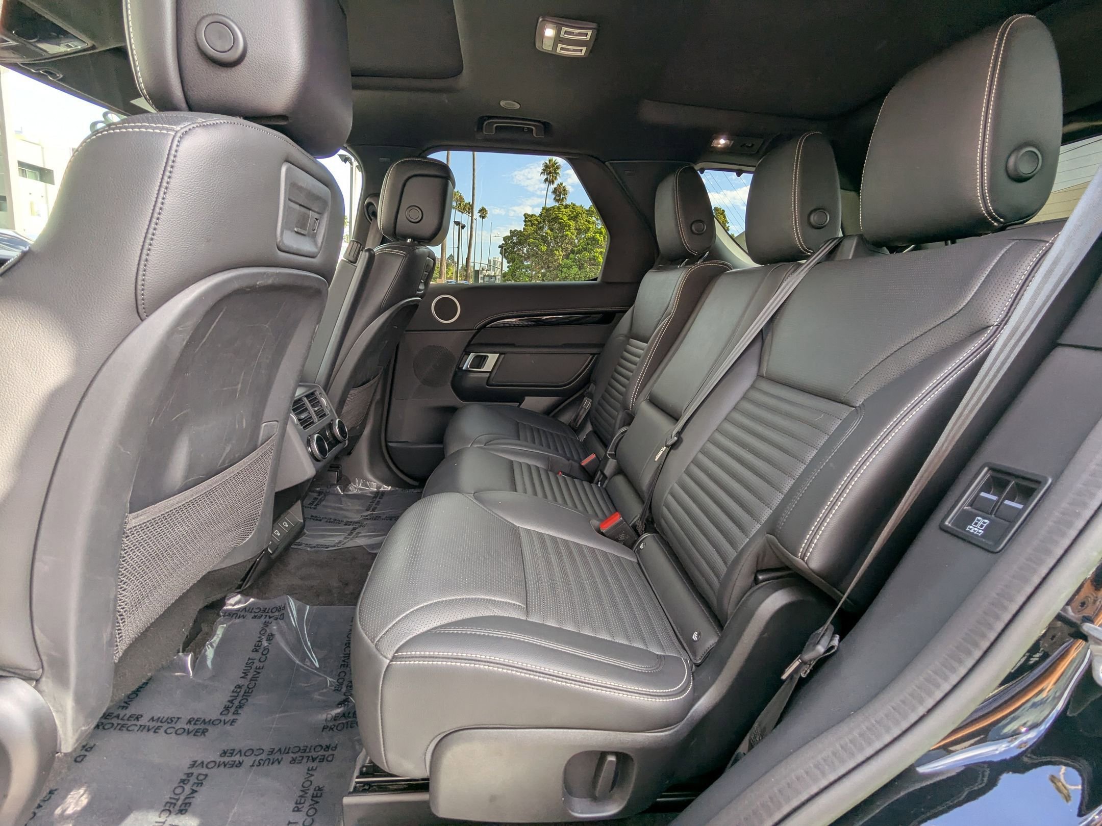 2023 Land Rover Discovery S R-Dynamic 7 Seat photo 19