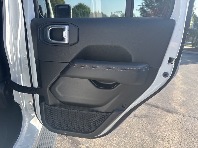 2023 Jeep Wrangler Altitude photo 41