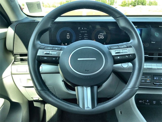 2025 Hyundai Kona SEL photo 4