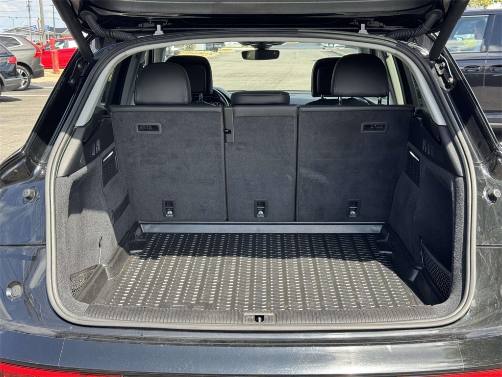 2020 Audi Q5 45 Premium Plus photo 28