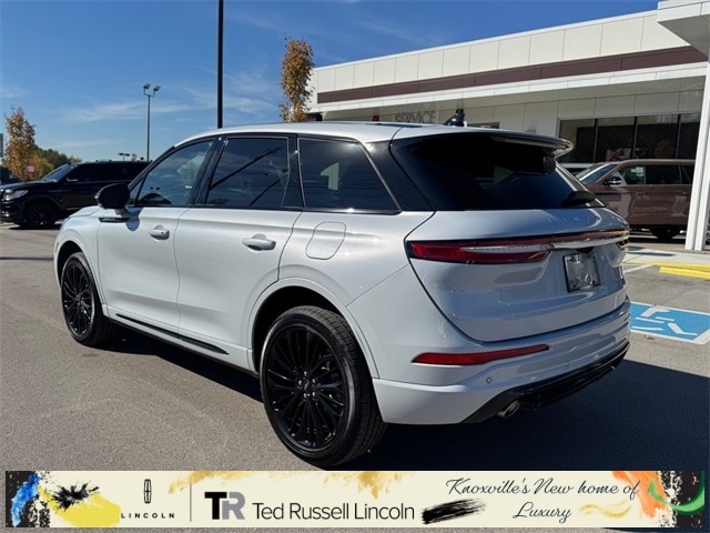 2025 Lincoln Corsair Premiere photo 4