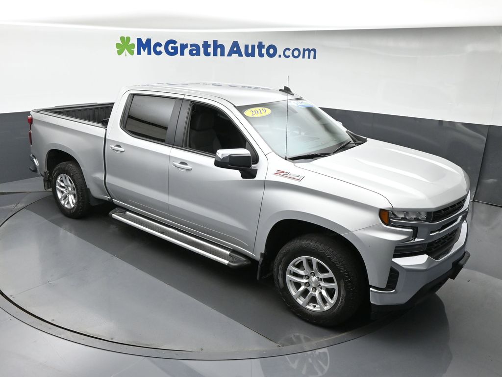2019 Chevrolet Silverado 1500 LT photo 2