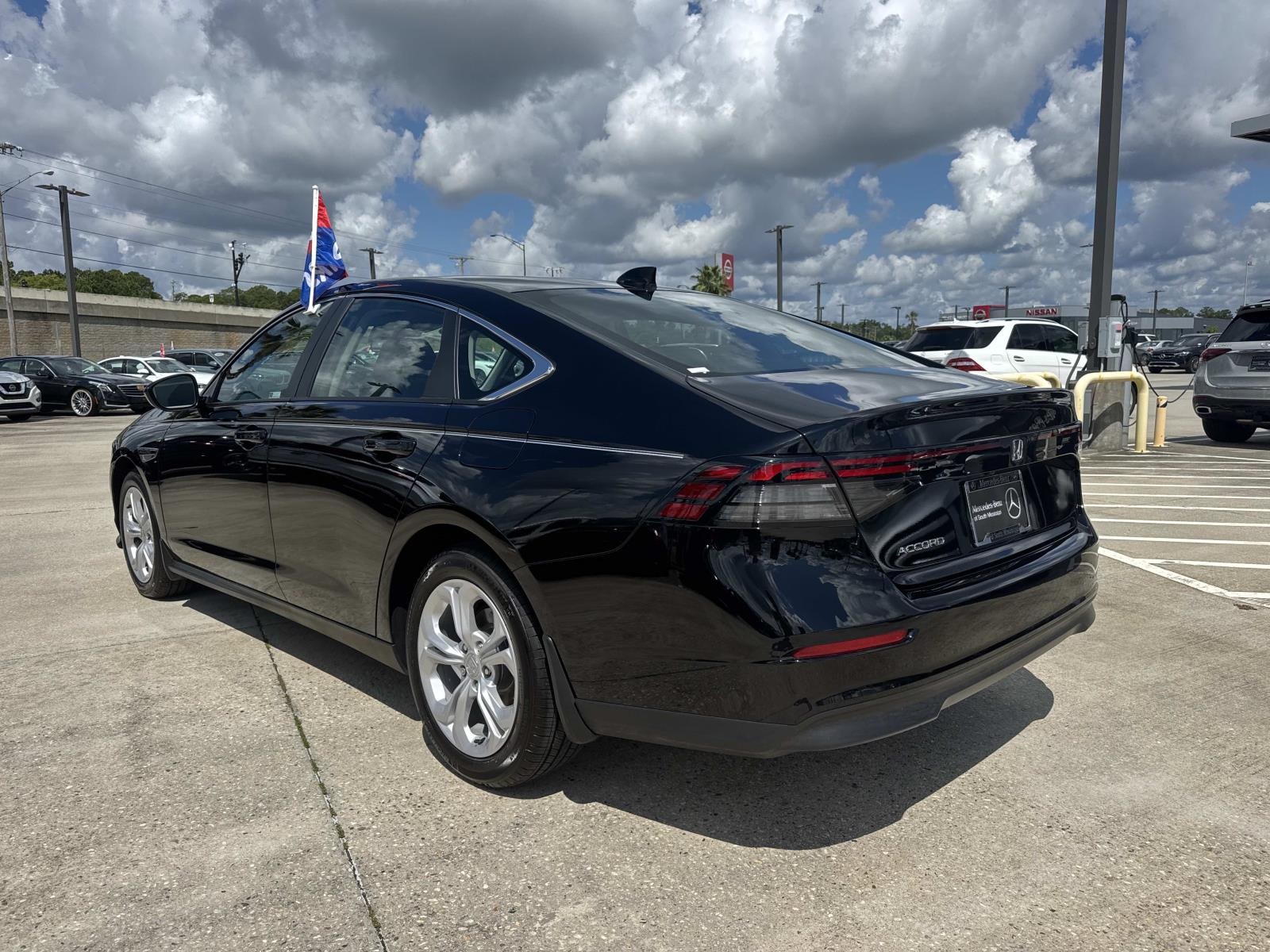 2025 Honda Accord LX photo 5