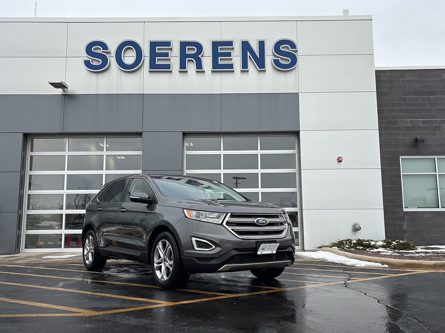 2016 Ford Edge Titanium's photo