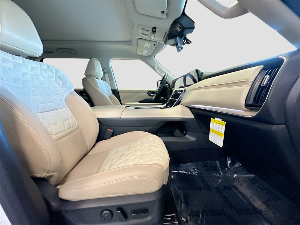 2026 Nissan Armada Platinum photo 4