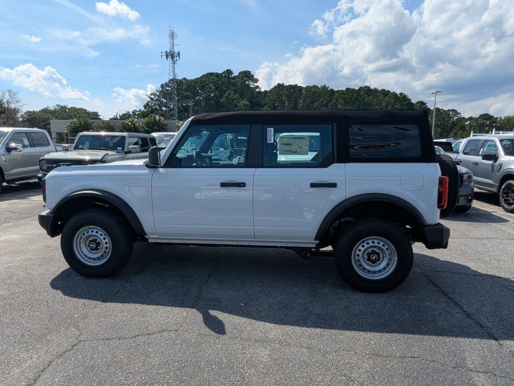 2025 Ford Bronco Base photo 6