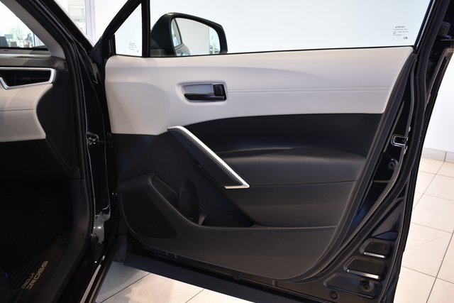 2023 Toyota Corolla Cross LE photo 11