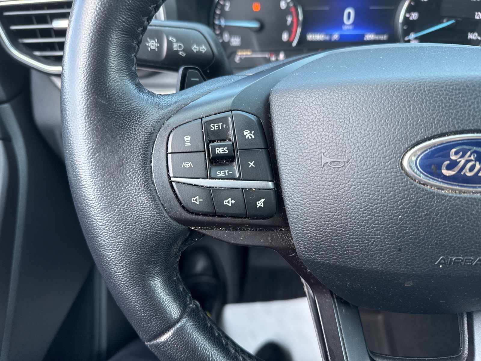 2020 Ford Explorer XLT photo 18