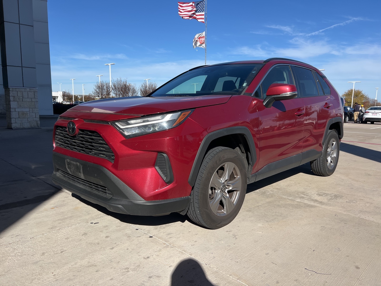 2023 Toyota RAV4 XLE's photo