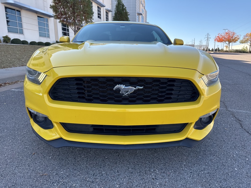 2015 Ford Mustang V6 photo 2