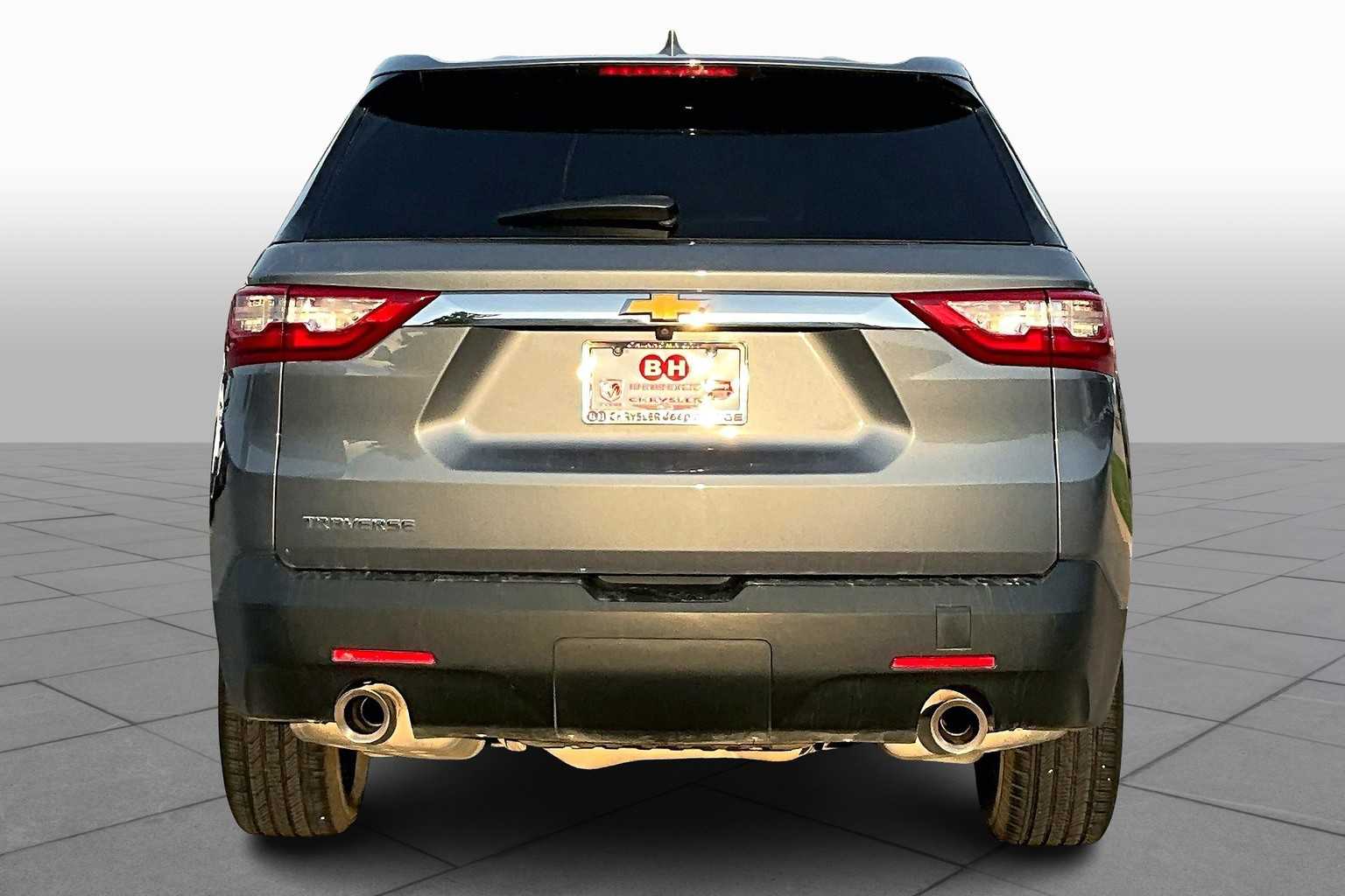 2021 Chevrolet Traverse LS photo 5