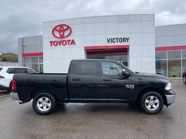 2023 Ram 1500 Classic SLT photo 3