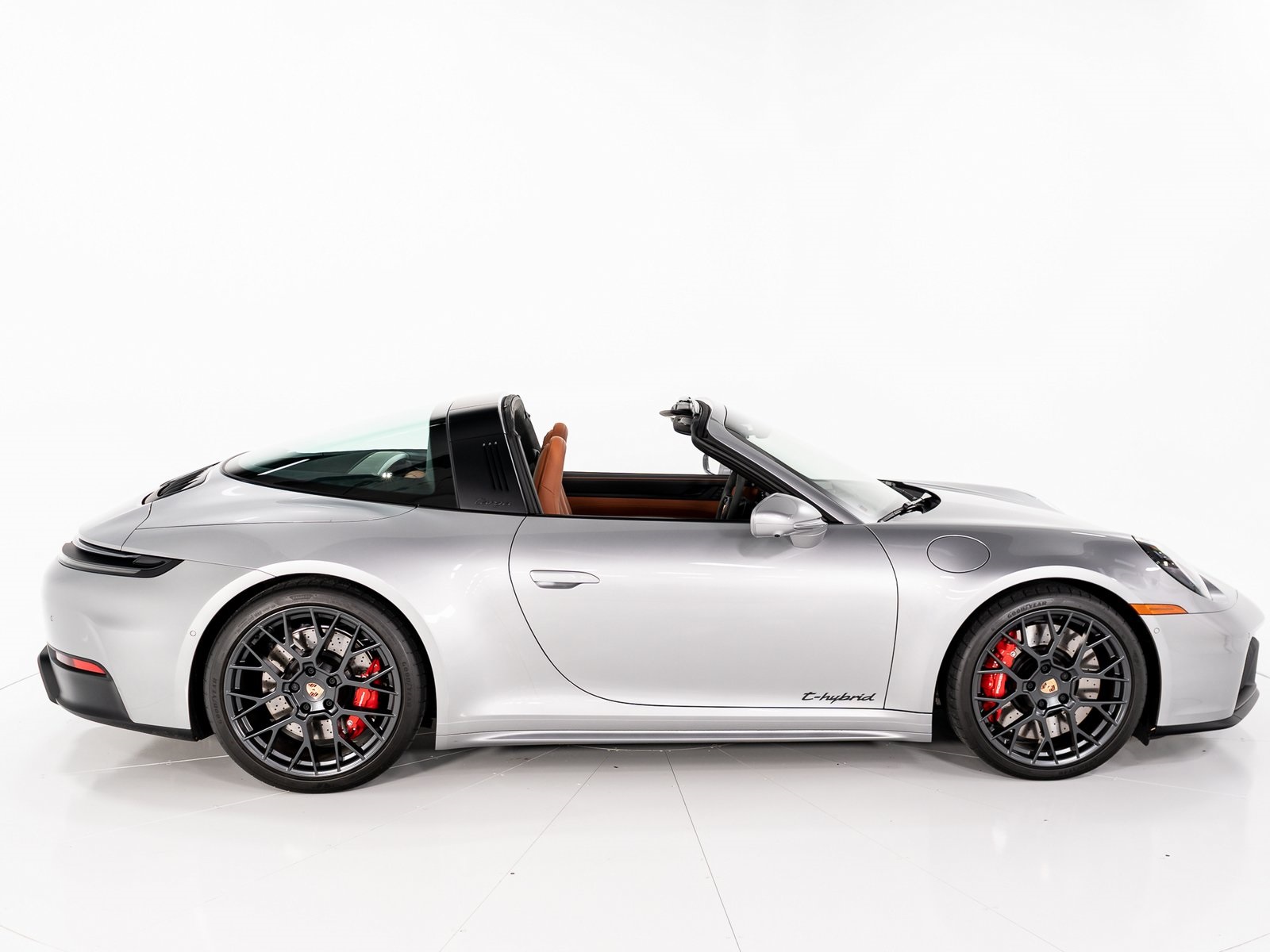 2025 Porsche 911 Targa 4 GTS photo 6