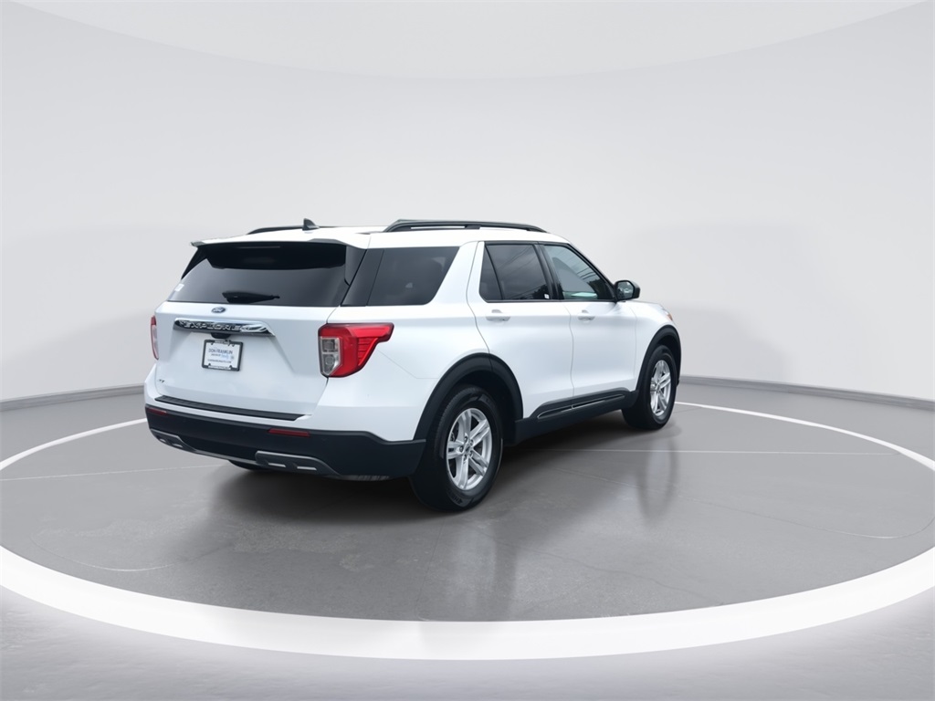 2024 Ford Explorer XLT photo 8