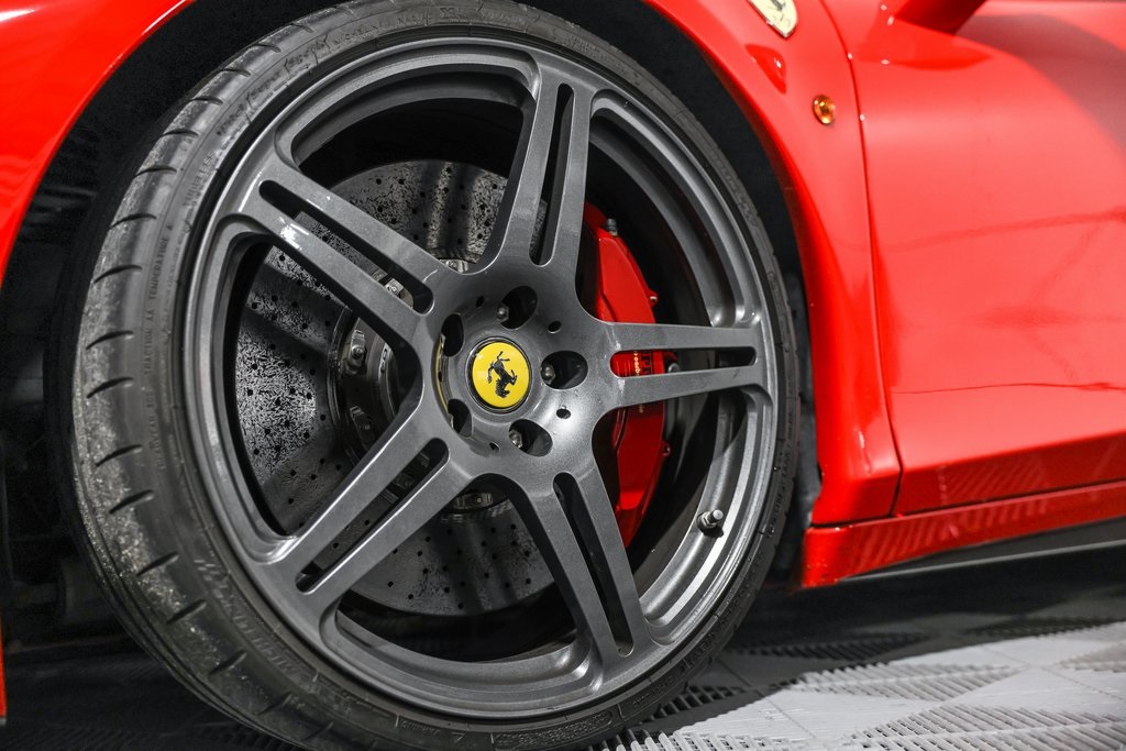 2010 Ferrari 458 Italia Base photo 10