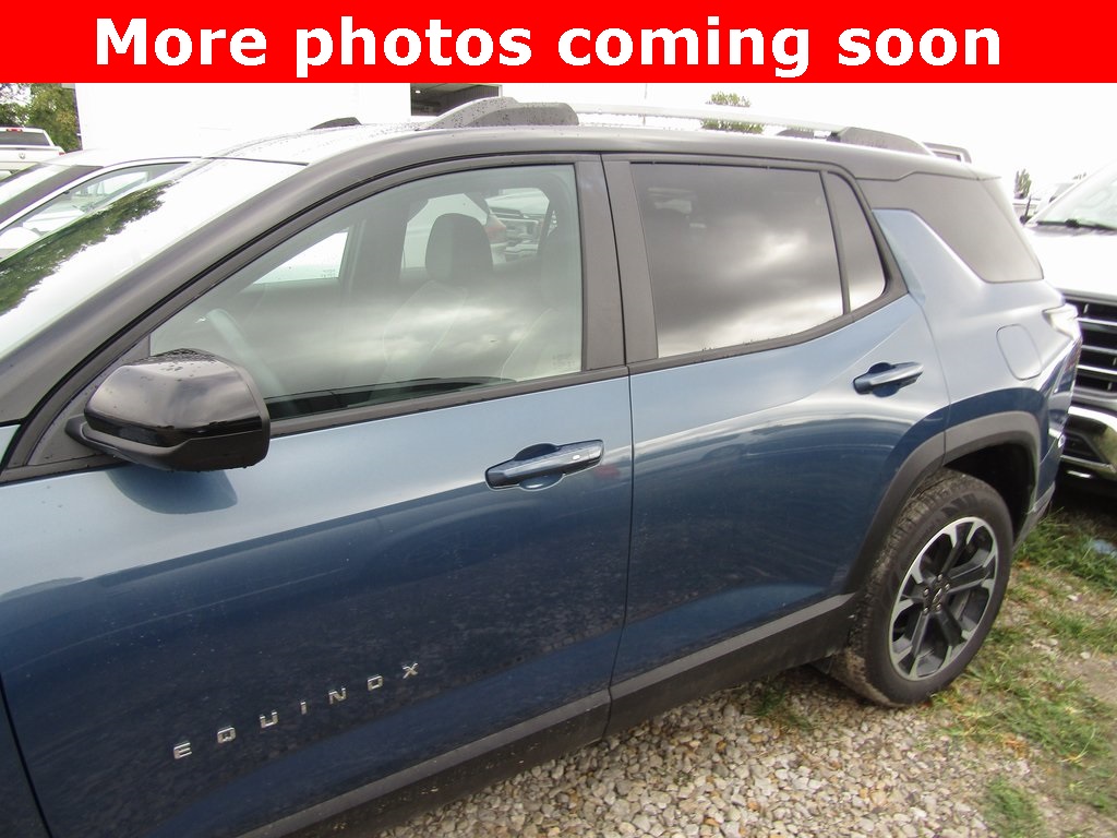 2025 Chevrolet Equinox LT photo 2