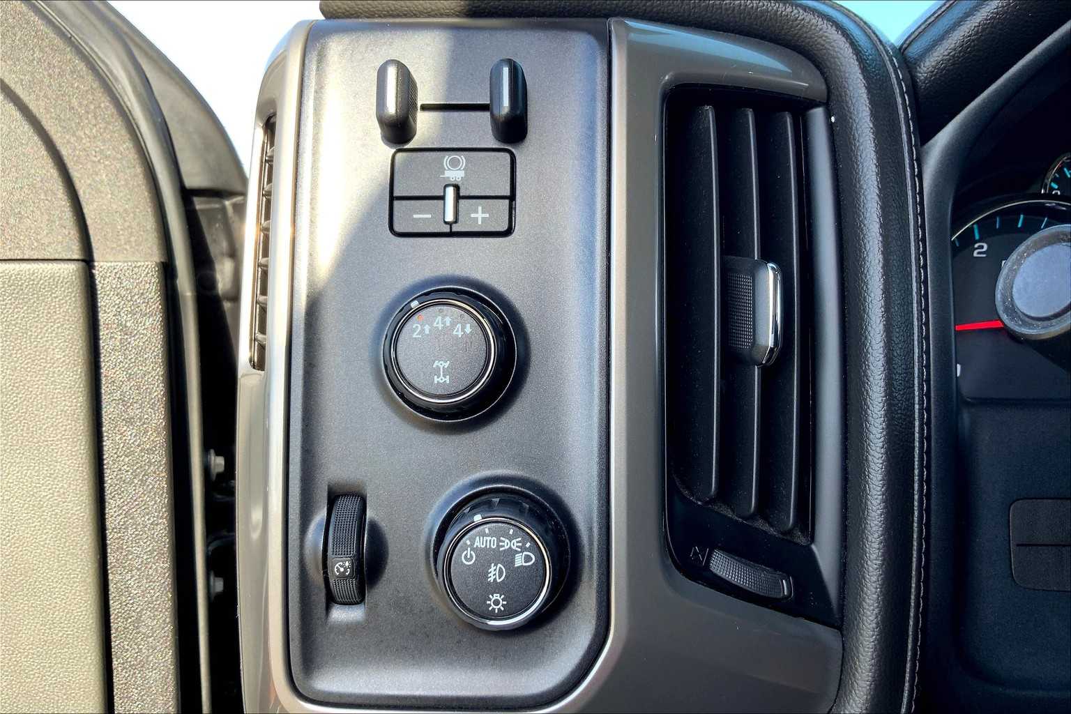 2019 Chevrolet Silverado 2500HD High Country photo 31