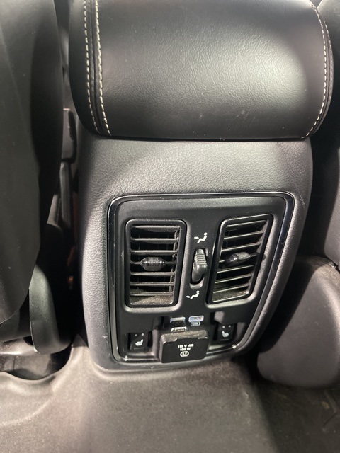 2015 Jeep Grand Cherokee Limited photo 17
