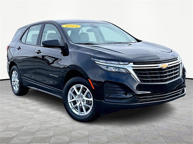 2023 Chevrolet Equinox LS's photo