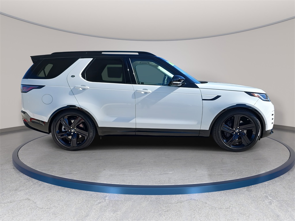 2025 Land Rover Discovery SE photo 4