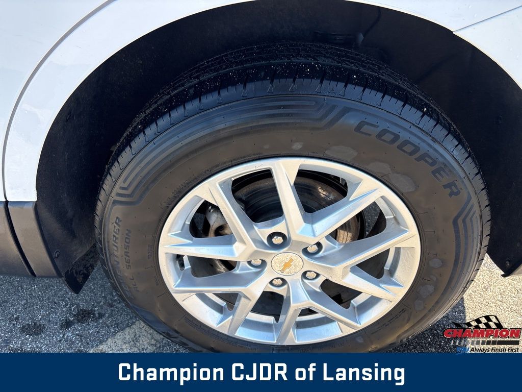 2022 Chevrolet Equinox LT photo 3