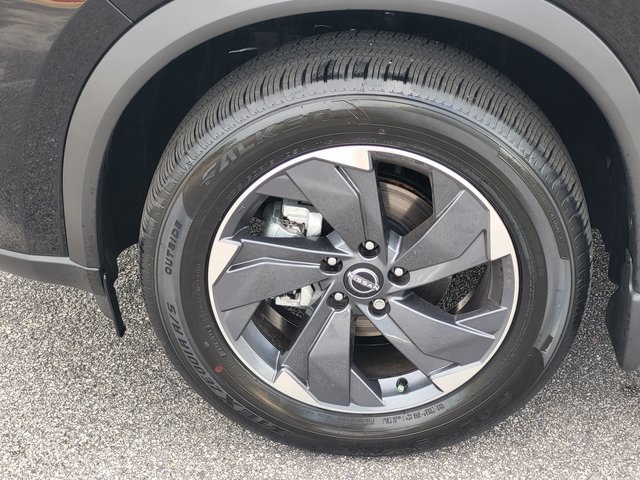 2025 Nissan Rogue SV photo 9
