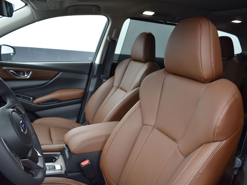 2025 Subaru Ascent Touring photo 9