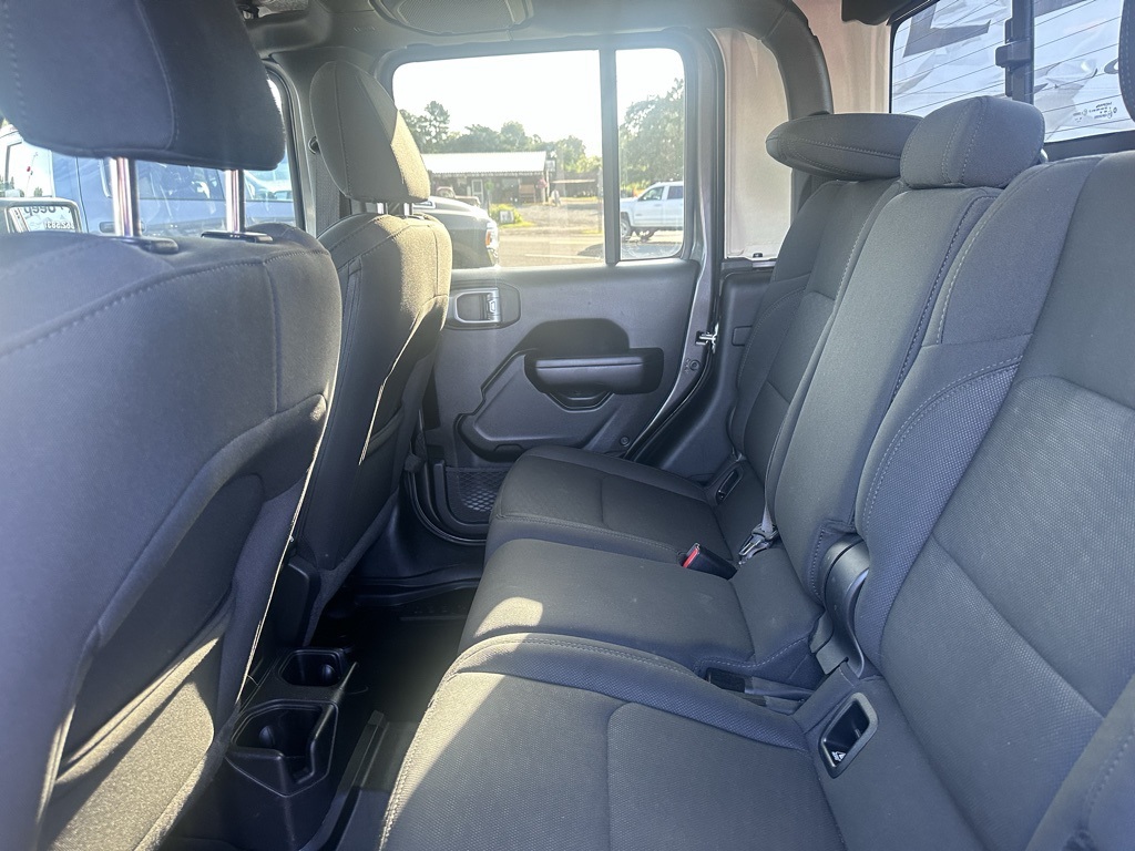 2020 Jeep Gladiator Sport photo 2