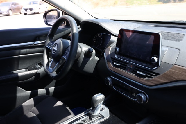 2023 Nissan Altima 2.5 SV photo 17