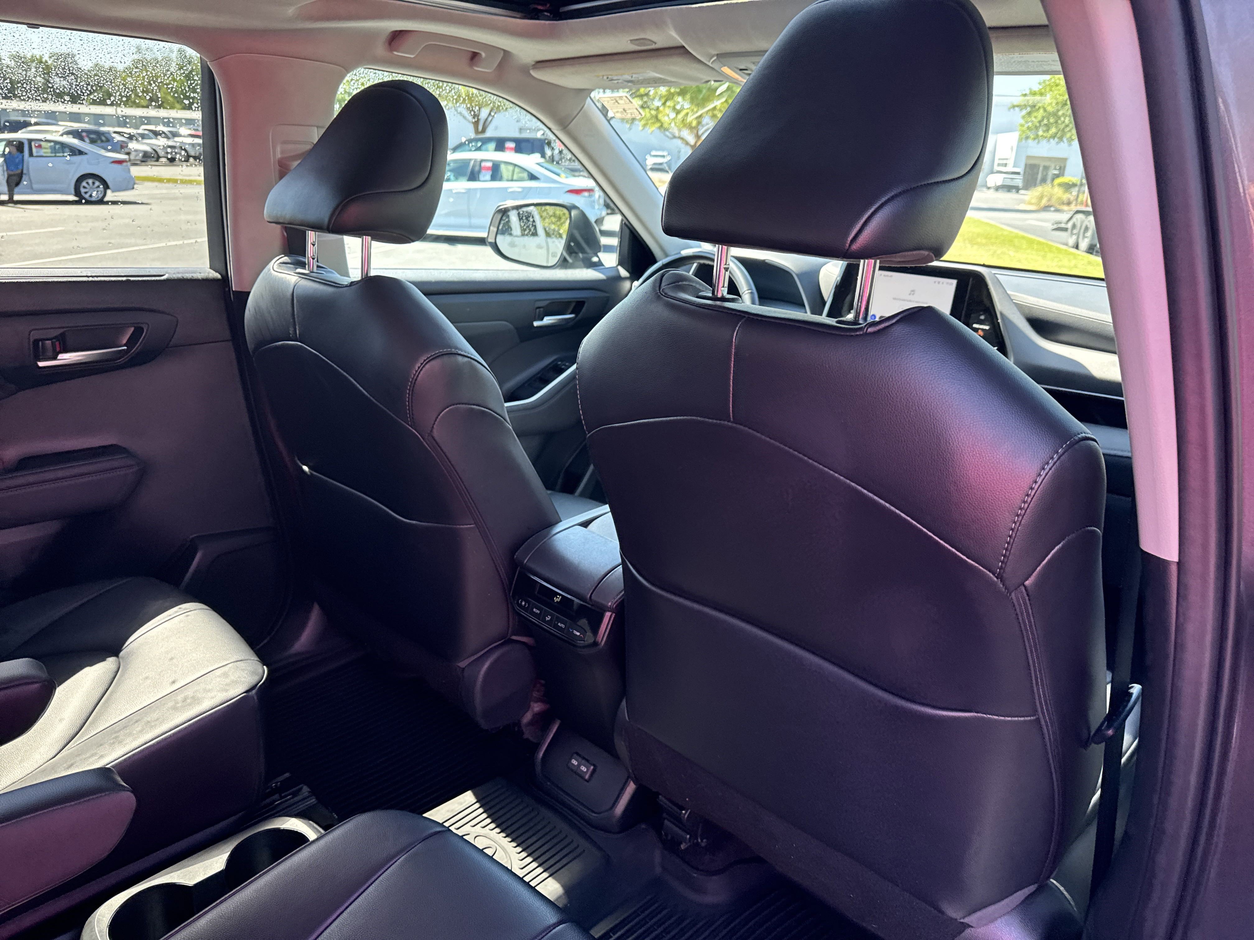 2023 Toyota Highlander XLE photo 25