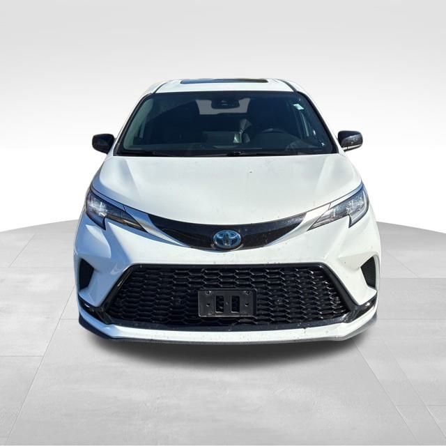 2023 Toyota Sienna XSE photo 2