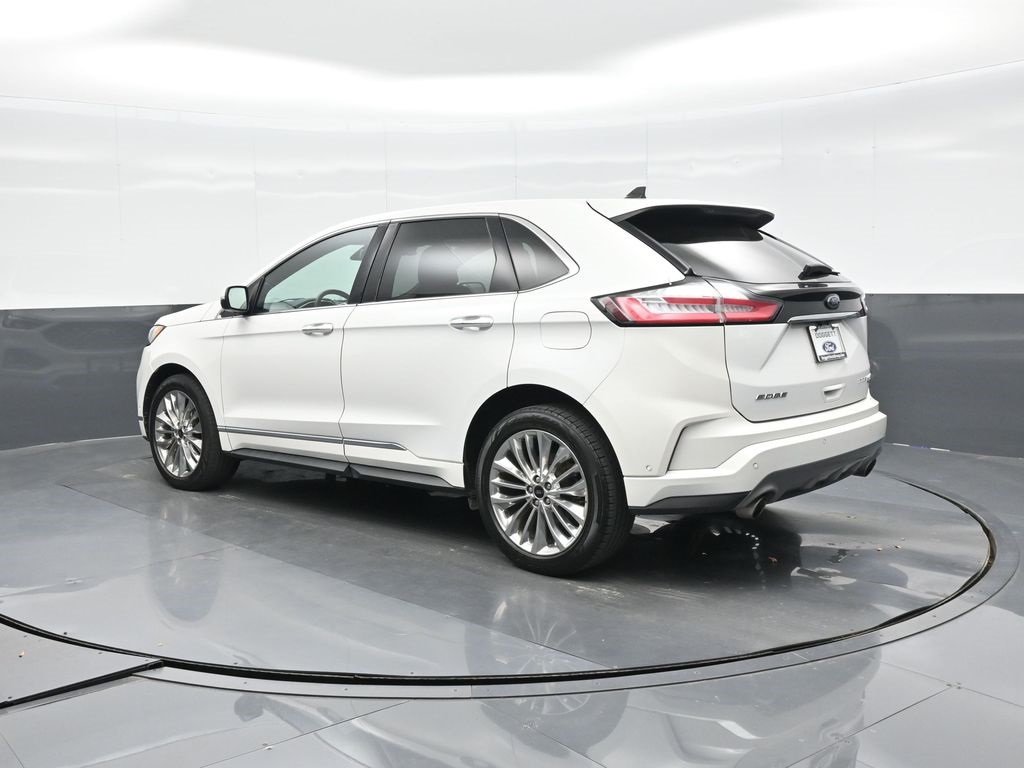 2020 Ford Edge Titanium photo 2