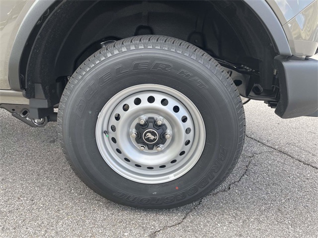 2025 Ford Bronco Base photo 3