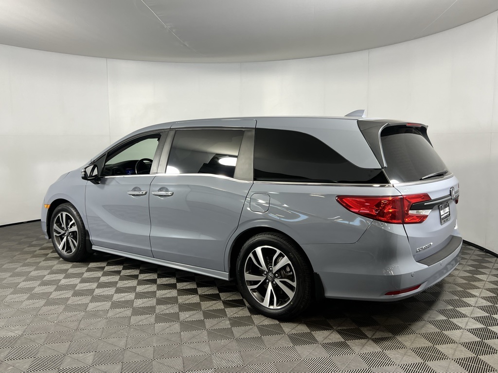 2024 Honda Odyssey Touring photo 3