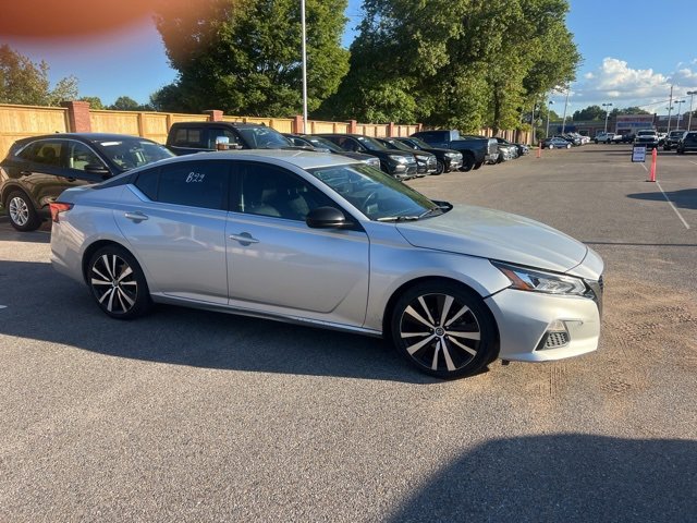 2021 Nissan Altima 2.5 SR photo 3